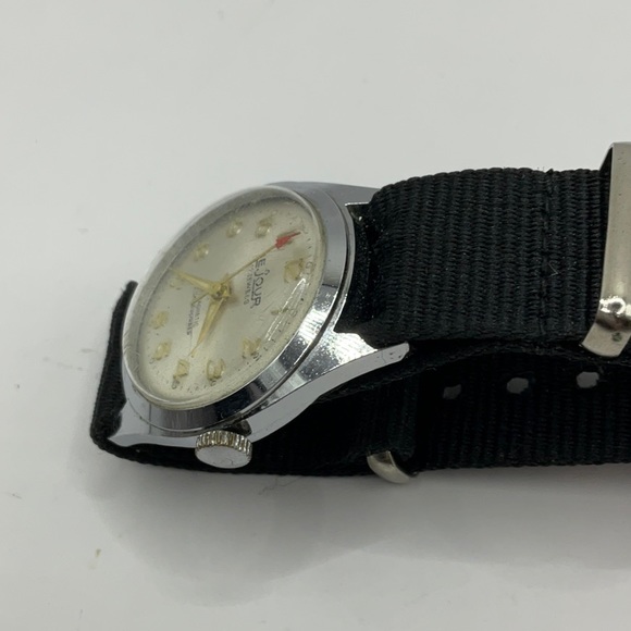 Vintage Midsize Mechanical Le Jour Watch 30 MM RUNS - Picture 4 of 5